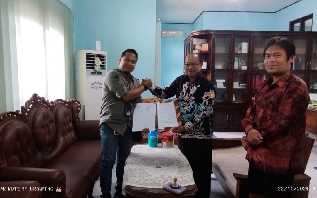 Pendatanganan Perjanjian Kerjasama Antara PT.PLN(PERSERO) Dengan Dinas Lingkungan Hidup, Kehutanan dan Perhubungan. Tentang Pengelolaan dan Pemanfaatan Sampah Pilah